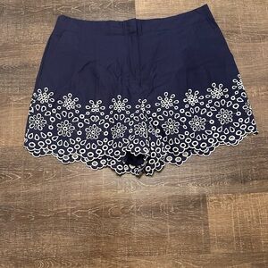 Loft Women's Floral Eyelet Pleated High Waist Navy Shorts Size 14